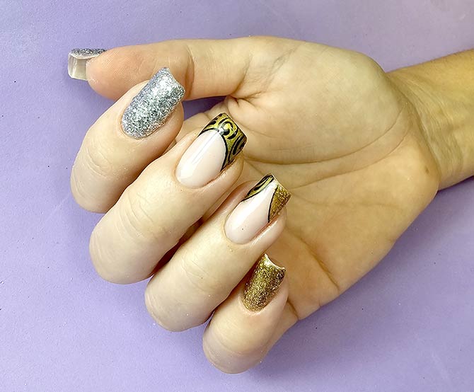 manicura con base de refuerzo